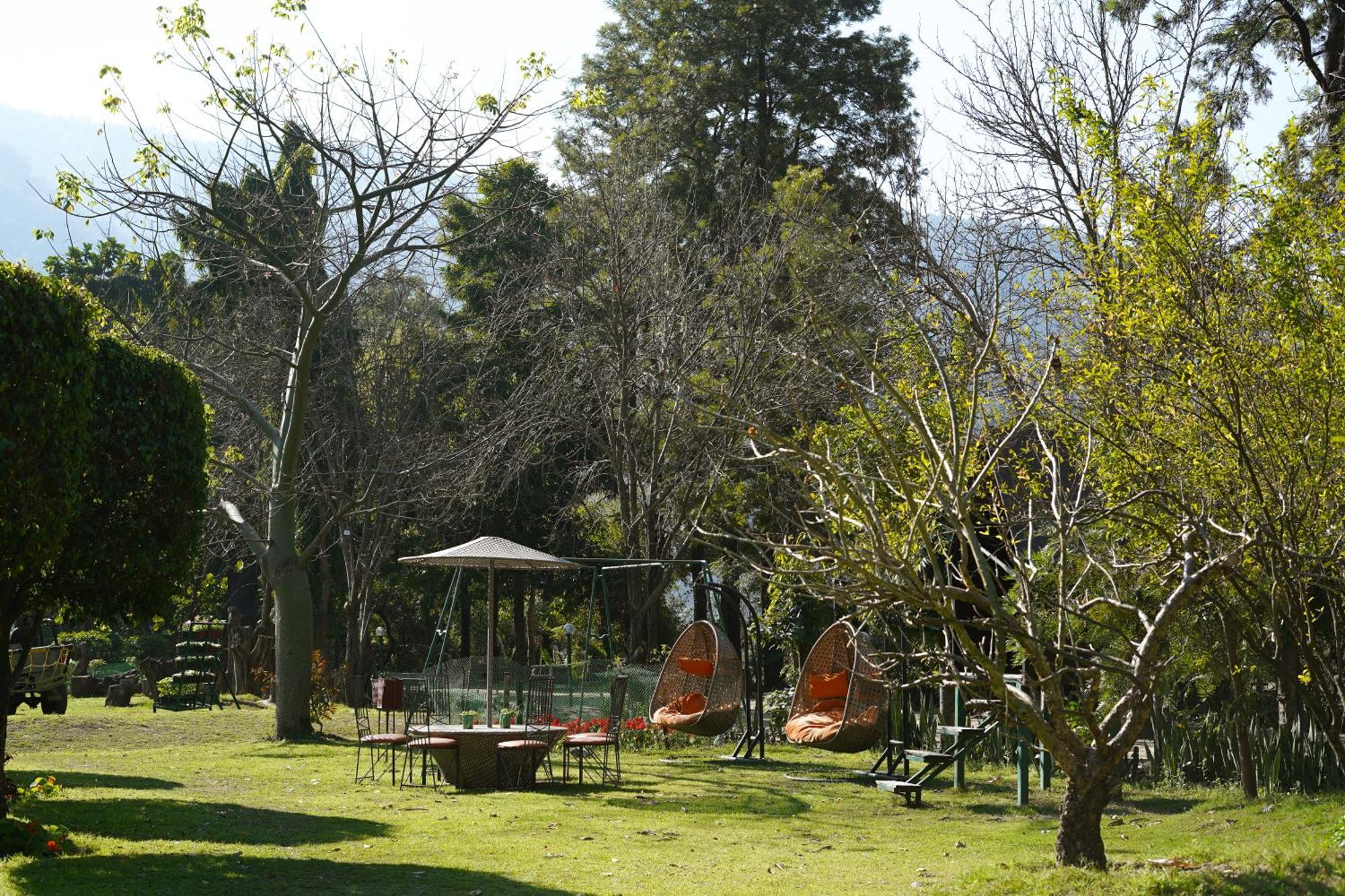 The Solluna Resort Marchula Exterior photo