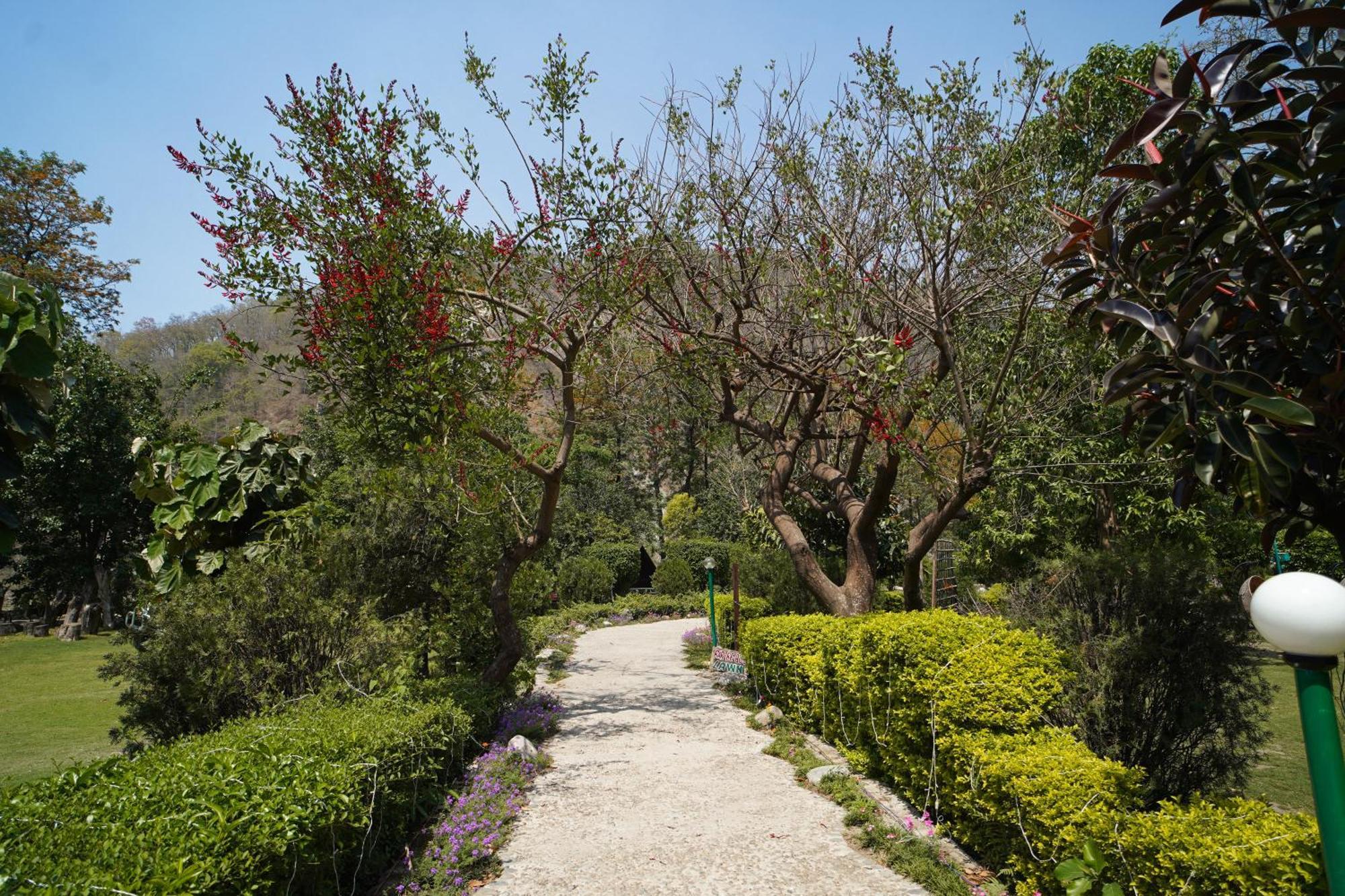 The Solluna Resort Marchula Exterior photo