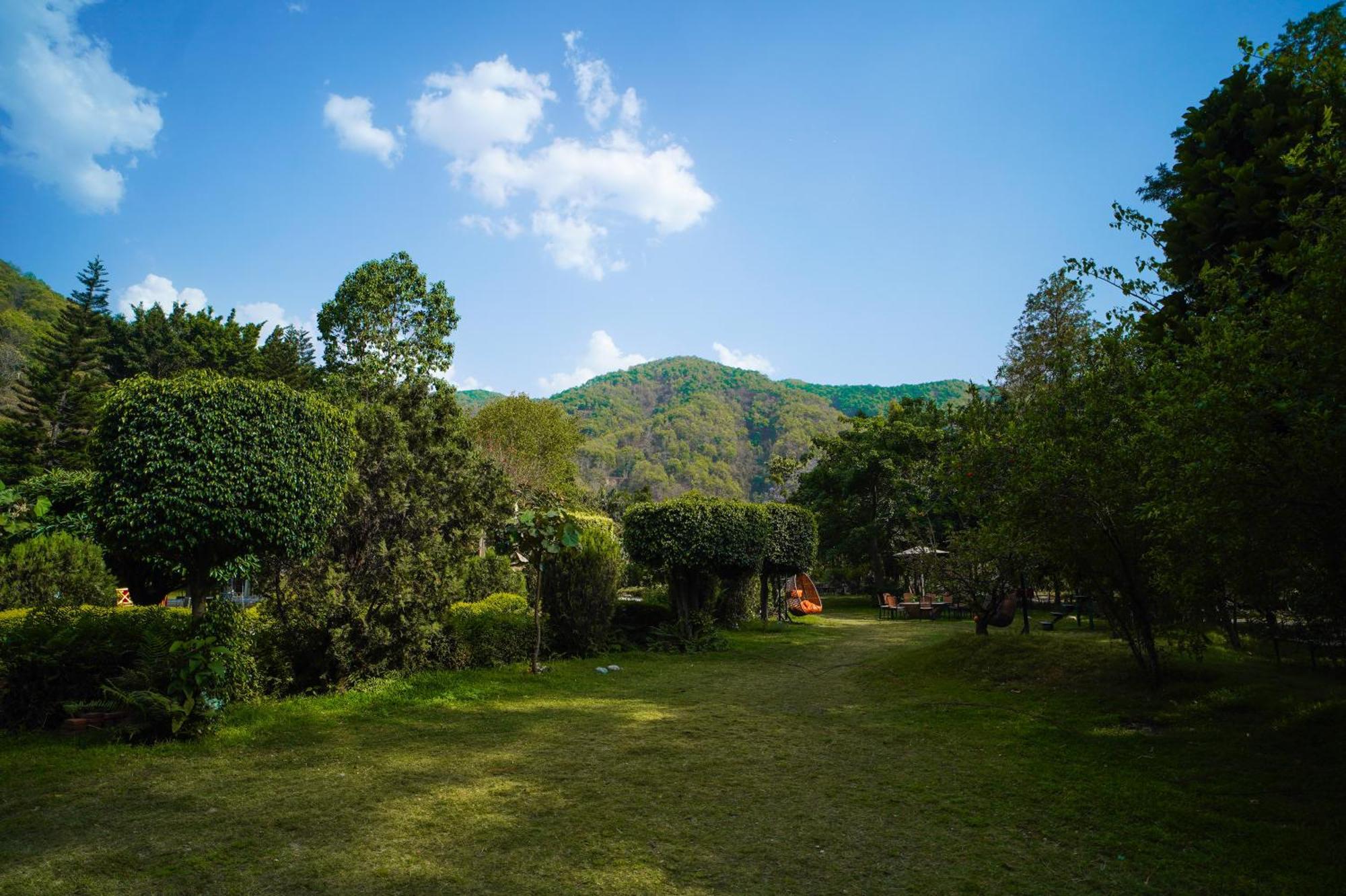 The Solluna Resort Marchula Exterior photo