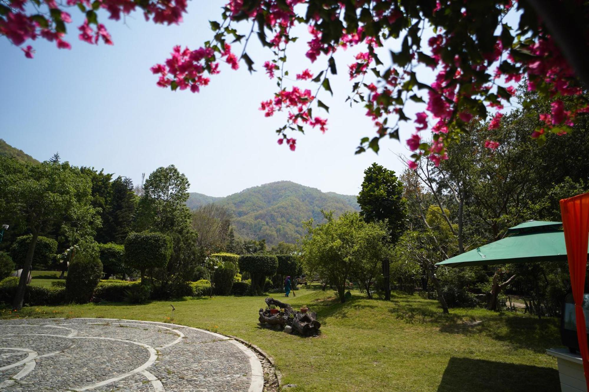 The Solluna Resort Marchula Exterior photo