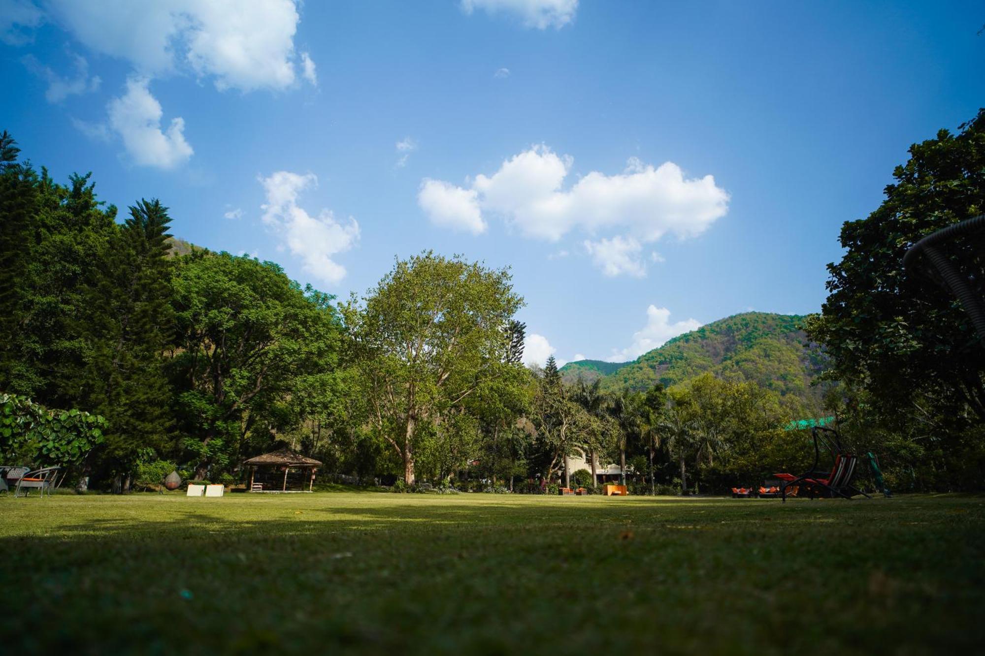 The Solluna Resort Marchula Exterior photo